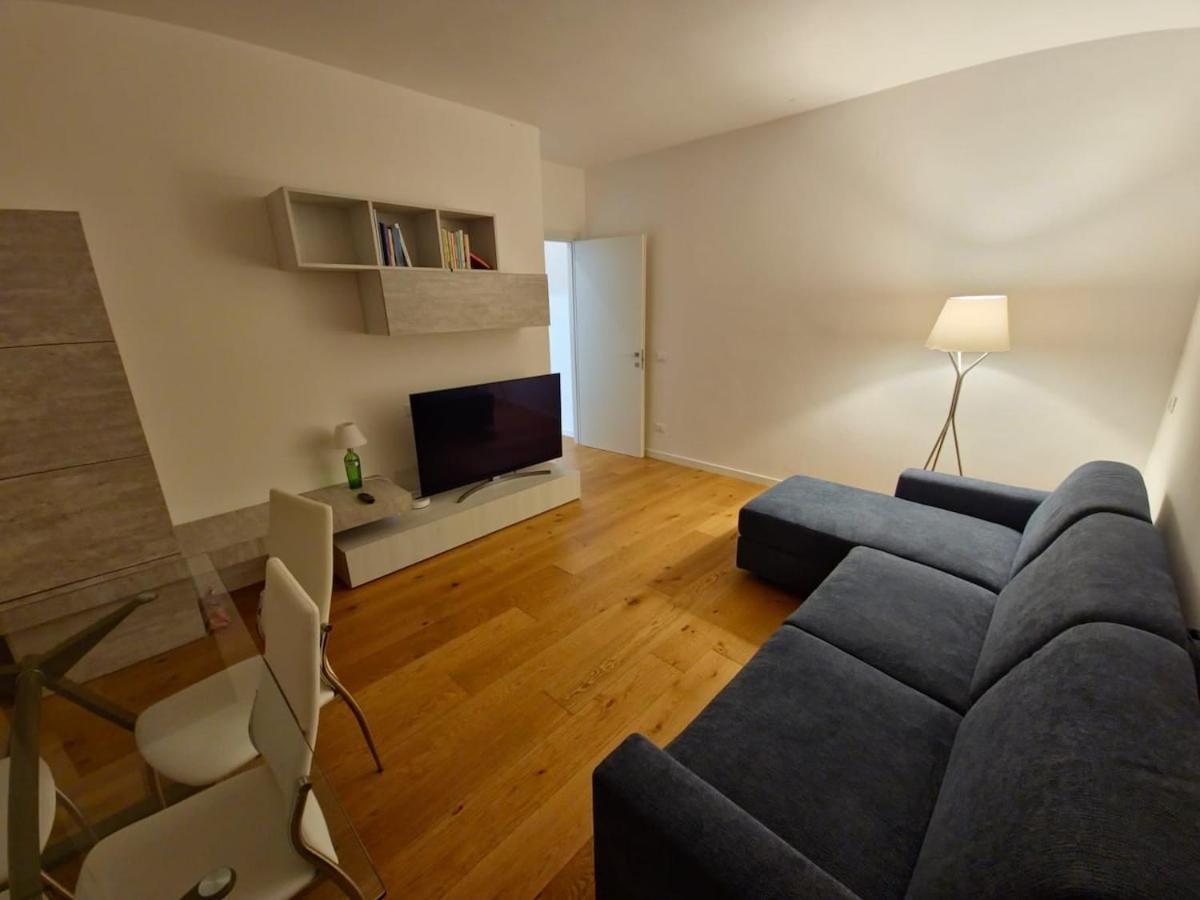 Lm House - Center