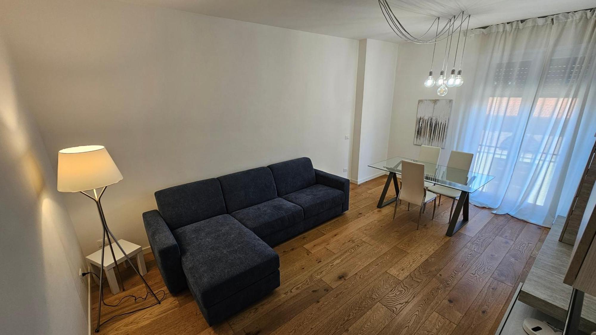 Lm House - Center